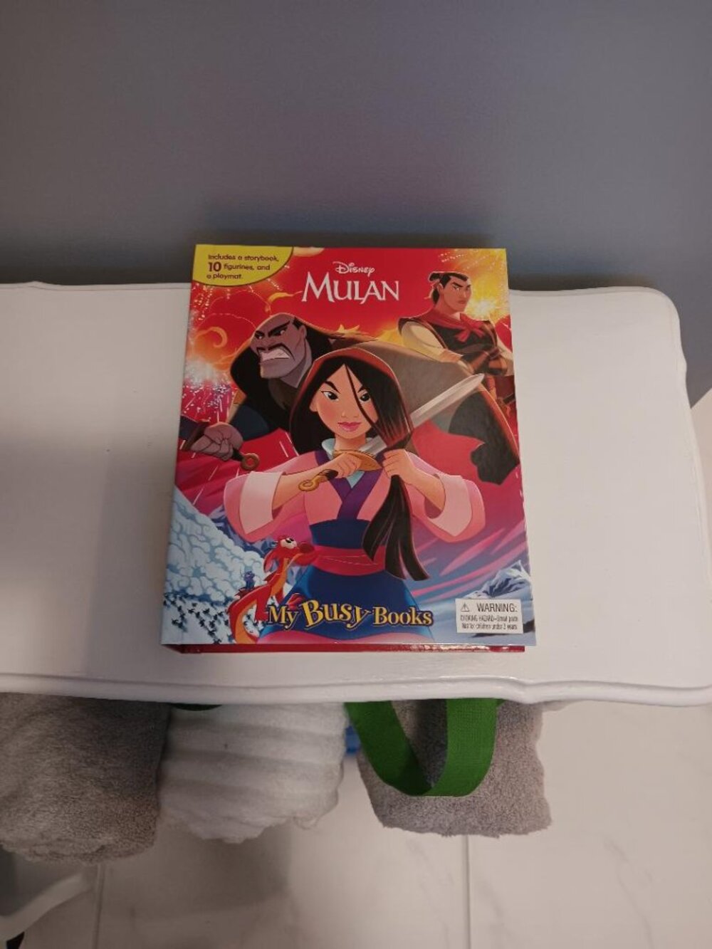 Near Mint Disney Mulan My Busy Books Storybook, Figurines Play mat, collectible